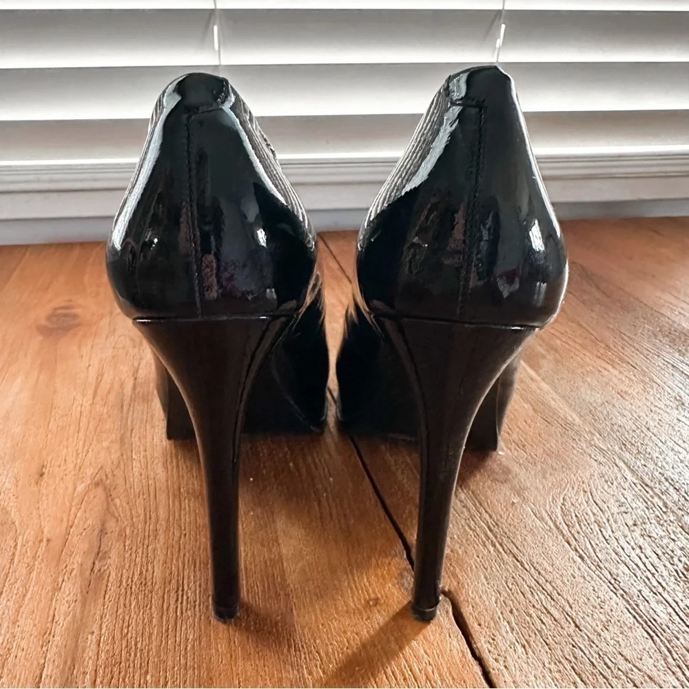 Pour La Victoire sleek pour